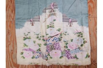 アンティーク　明治〜大正期　正絹　着物(古布、リメイク、衣装、和服、和装、女性、丸に三つ柏、家紋、御簾、几帳、牡丹、菊、扇子、花、シルク、日本、ジャパン、Japanese KIMONO)(R-079177)
