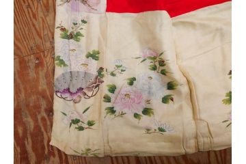 アンティーク　明治〜大正期　正絹　着物(古布、リメイク、衣装、和服、和装、女性、丸に三つ柏、家紋、御簾、几帳、牡丹、菊、扇子、花、シルク、日本、ジャパン、Japanese KIMONO)(R-079177)