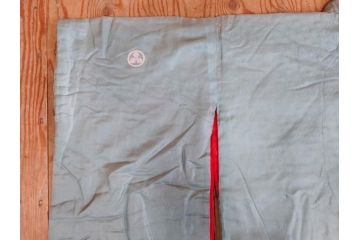 アンティーク　明治〜大正期　正絹　着物(古布、リメイク、衣装、和服、和装、女性、丸に三つ柏、家紋、御簾、几帳、牡丹、菊、扇子、花、シルク、日本、ジャパン、Japanese KIMONO)(R-079177)