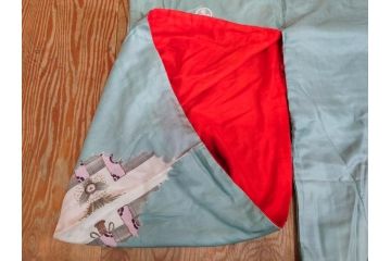 アンティーク　明治〜大正期　正絹　着物(古布、リメイク、衣装、和服、和装、女性、丸に三つ柏、家紋、御簾、几帳、牡丹、菊、扇子、花、シルク、日本、ジャパン、Japanese KIMONO)(R-079177)