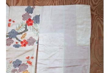 アンティーク　明治〜大正期　正絹　刺繍　着物(古布、リメイク、絞り染め、金糸、衣装、和服、和装、女性、松、梅、花、鶴、ツル、鳥、シルク、日本、ジャパン、Japanese KIMONO)(R-079178)