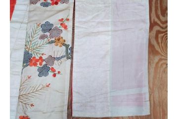 アンティーク　明治〜大正期　正絹　刺繍　着物(古布、リメイク、絞り染め、金糸、衣装、和服、和装、女性、松、梅、花、鶴、ツル、鳥、シルク、日本、ジャパン、Japanese KIMONO)(R-079178)