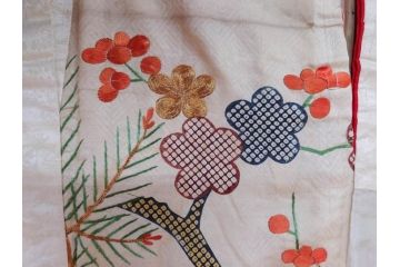 アンティーク　明治〜大正期　正絹　刺繍　着物(古布、リメイク、絞り染め、金糸、衣装、和服、和装、女性、松、梅、花、鶴、ツル、鳥、シルク、日本、ジャパン、Japanese KIMONO)(R-079178)