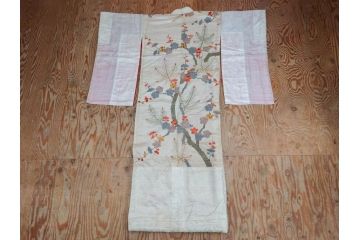 アンティーク　明治〜大正期　正絹　刺繍　着物(古布、リメイク、絞り染め、金糸、衣装、和服、和装、女性、松、梅、花、鶴、ツル、鳥、シルク、日本、ジャパン、Japanese KIMONO)(R-079178)