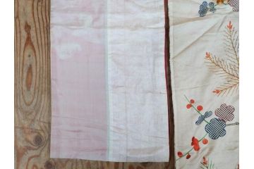アンティーク　明治〜大正期　正絹　刺繍　着物(古布、リメイク、絞り染め、金糸、衣装、和服、和装、女性、松、梅、花、鶴、ツル、鳥、シルク、日本、ジャパン、Japanese KIMONO)(R-079178)