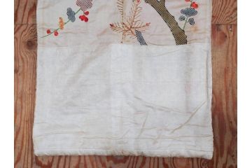アンティーク　明治〜大正期　正絹　刺繍　着物(古布、リメイク、絞り染め、金糸、衣装、和服、和装、女性、松、梅、花、鶴、ツル、鳥、シルク、日本、ジャパン、Japanese KIMONO)(R-079178)