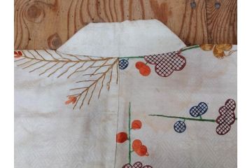 アンティーク　明治〜大正期　正絹　刺繍　着物(古布、リメイク、絞り染め、金糸、衣装、和服、和装、女性、松、梅、花、鶴、ツル、鳥、シルク、日本、ジャパン、Japanese KIMONO)(R-079178)