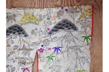 アンティーク　明治〜大正期　正絹　刺繍　着物　打掛(古布、リメイク、衣装、和服、和装、女性、松竹梅、花、波、海、鶴、ツル、鳥、シルク、日本、ジャパン、Japanese KIMONO)(R-079179)