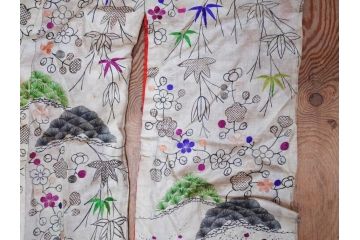 アンティーク　明治〜大正期　正絹　刺繍　着物　打掛(古布、リメイク、衣装、和服、和装、女性、松竹梅、花、波、海、鶴、ツル、鳥、シルク、日本、ジャパン、Japanese KIMONO)(R-079179)