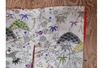 アンティーク　明治〜大正期　正絹　刺繍　着物　打掛(古布、リメイク、衣装、和服、和装、女性、松竹梅、花、波、海、鶴、ツル、鳥、シルク、日本、ジャパン、Japanese KIMONO)(R-079179)