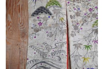 アンティーク　明治〜大正期　正絹　刺繍　着物　打掛(古布、リメイク、衣装、和服、和装、女性、松竹梅、花、波、海、鶴、ツル、鳥、シルク、日本、ジャパン、Japanese KIMONO)(R-079179)