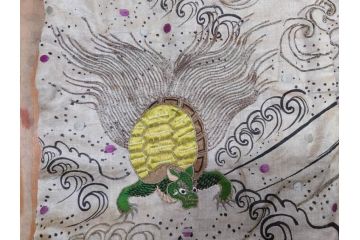 アンティーク　明治〜大正期　正絹　刺繍　着物　打掛(古布、リメイク、衣装、和服、和装、女性、松竹梅、花、波、海、鶴、ツル、鳥、シルク、日本、ジャパン、Japanese KIMONO)(R-079179)