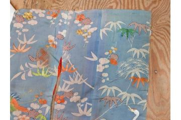 アンティーク　明治期　正絹　刺繍　縮緬　着物(古布、リメイク、絞り染め、衣装、和服、和装、女性、松竹梅、花、波、海、鶴、ツル、鳥、亀、カメ、シルク、日本、ジャパン、Japanese KIMONO)(R-079180)