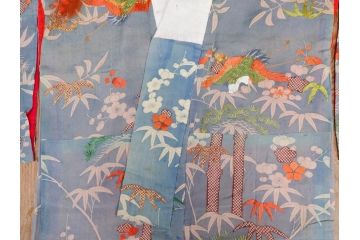 アンティーク　明治期　正絹　刺繍　縮緬　着物(古布、リメイク、絞り染め、衣装、和服、和装、女性、松竹梅、花、波、海、鶴、ツル、鳥、亀、カメ、シルク、日本、ジャパン、Japanese KIMONO)(R-079180)