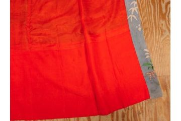 アンティーク　明治期　正絹　刺繍　縮緬　着物(古布、リメイク、絞り染め、衣装、和服、和装、女性、松竹梅、花、波、海、鶴、ツル、鳥、亀、カメ、シルク、日本、ジャパン、Japanese KIMONO)(R-079180)