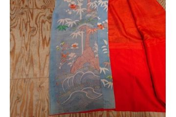 アンティーク　明治期　正絹　刺繍　縮緬　着物(古布、リメイク、絞り染め、衣装、和服、和装、女性、松竹梅、花、波、海、鶴、ツル、鳥、亀、カメ、シルク、日本、ジャパン、Japanese KIMONO)(R-079180)