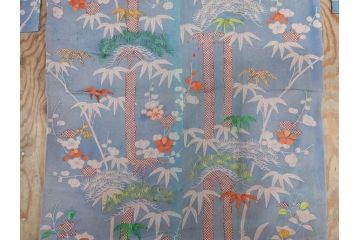 アンティーク　明治期　正絹　刺繍　縮緬　着物(古布、リメイク、絞り染め、衣装、和服、和装、女性、松竹梅、花、波、海、鶴、ツル、鳥、亀、カメ、シルク、日本、ジャパン、Japanese KIMONO)(R-079180)