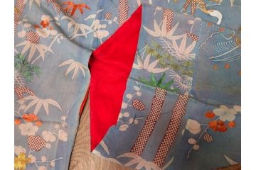 アンティーク　明治期　正絹　刺繍　縮緬　着物(古布、リメイク、絞り染め、衣装、和服、和装、女性、松竹梅、花、波、海、鶴、ツル、鳥、亀、カメ、シルク、日本、ジャパン、Japanese KIMONO)(R-079180)