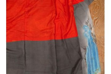 アンティーク　明治期　正絹　壁縮緬　刺繍　着物(古布、リメイク、金糸、重ね五つ目紋、家紋、衣装、和服、和装、女性、松竹梅、滝、登り鯉、魚、シルク、日本、ジャパン、Japanese KIMONO)(R-079181)