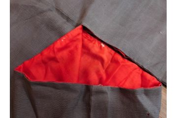 アンティーク　明治期　正絹　壁縮緬　刺繍　着物(古布、リメイク、金糸、重ね五つ目紋、家紋、衣装、和服、和装、女性、松竹梅、滝、登り鯉、魚、シルク、日本、ジャパン、Japanese KIMONO)(R-079181)
