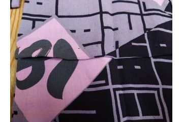 アンティーク　大正〜昭和初期　縮緬　着物(古布、リメイク、いろは文、巴、卍、衣装、和服、和装、シルク、日本、ジャパン、Japanese KIMONO)(R-079182)　