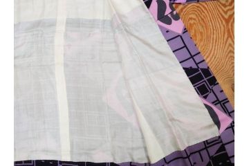 アンティーク　大正〜昭和初期　縮緬　着物(古布、リメイク、いろは文、巴、卍、衣装、和服、和装、シルク、日本、ジャパン、Japanese KIMONO)(R-079182)　