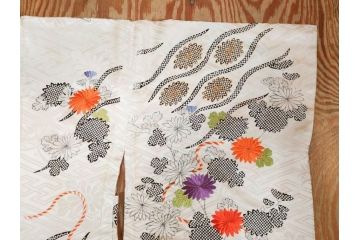 アンティーク　正絹　刺繍　羽織(古布、リメイク、菊、牡丹、竹、扇子、花しょうぶ、梅、藤、衣装、和服、和装、シルク、日本、ジャパン、Japanese KIMONO)(R-079184)