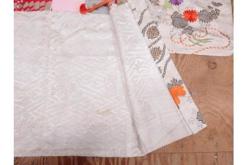 アンティーク　正絹　刺繍　羽織(古布、リメイク、菊、牡丹、竹、扇子、花しょうぶ、梅、藤、衣装、和服、和装、シルク、日本、ジャパン、Japanese KIMONO)(R-079184)