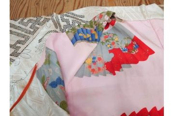 アンティーク　正絹　刺繍　羽織(古布、リメイク、菊、牡丹、竹、扇子、花しょうぶ、梅、藤、衣装、和服、和装、シルク、日本、ジャパン、Japanese KIMONO)(R-079184)