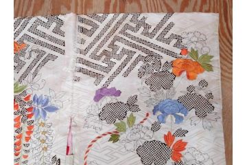 アンティーク　正絹　刺繍　羽織(古布、リメイク、菊、牡丹、竹、扇子、花しょうぶ、梅、藤、衣装、和服、和装、シルク、日本、ジャパン、Japanese KIMONO)(R-079184)