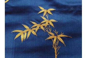 江戸〜明治期　細かな刺繍が美しい掛袱紗(古裂、古布、リメイク、金糸、鶴、ツル、松竹梅、ふくさ、フクサ、帛紗、服紗、房付き)(R-079185)