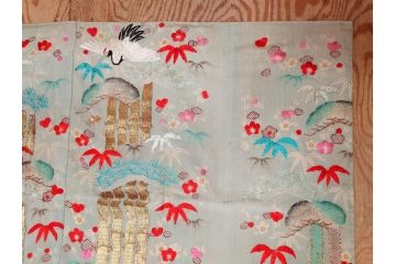 江戸〜明治期　正絹　縮緬　緻密に刺繍された吉祥文様が素晴らしい古布(掛袱紗、リメイク、金糸、松竹梅、鶴、ツル、カメ、亀、古裂、服紗、フクサ、ふくさ、帛紗)(R-079186)