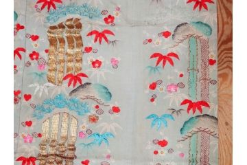 江戸〜明治期　正絹　縮緬　緻密に刺繍された吉祥文様が素晴らしい古布(掛袱紗、リメイク、金糸、松竹梅、鶴、ツル、カメ、亀、古裂、服紗、フクサ、ふくさ、帛紗)(R-079186)