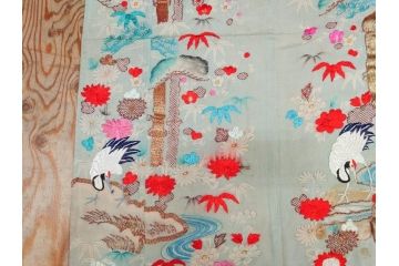 江戸〜明治期　正絹　縮緬　緻密に刺繍された吉祥文様が素晴らしい古布(掛袱紗、リメイク、金糸、松竹梅、鶴、ツル、カメ、亀、古裂、服紗、フクサ、ふくさ、帛紗)(R-079186)