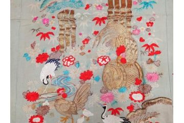 江戸〜明治期　正絹　縮緬　緻密に刺繍された吉祥文様が素晴らしい古布(掛袱紗、リメイク、金糸、松竹梅、鶴、ツル、カメ、亀、古裂、服紗、フクサ、ふくさ、帛紗)(R-079186)