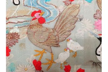 江戸〜明治期　正絹　縮緬　緻密に刺繍された吉祥文様が素晴らしい古布(掛袱紗、リメイク、金糸、松竹梅、鶴、ツル、カメ、亀、古裂、服紗、フクサ、ふくさ、帛紗)(R-079186)