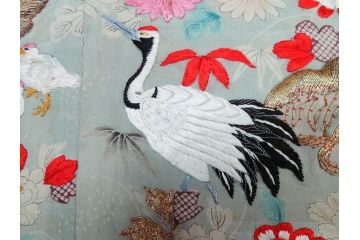 江戸〜明治期　正絹　縮緬　緻密に刺繍された吉祥文様が素晴らしい古布(掛袱紗、リメイク、金糸、松竹梅、鶴、ツル、カメ、亀、古裂、服紗、フクサ、ふくさ、帛紗)(R-079186)