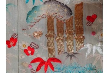 江戸〜明治期　正絹　縮緬　緻密に刺繍された吉祥文様が素晴らしい古布(掛袱紗、リメイク、金糸、松竹梅、鶴、ツル、カメ、亀、古裂、服紗、フクサ、ふくさ、帛紗)(R-079186)