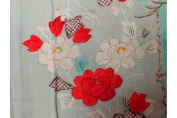 江戸〜明治期　正絹　縮緬　緻密に刺繍された吉祥文様が素晴らしい古布(掛袱紗、リメイク、金糸、松竹梅、鶴、ツル、カメ、亀、古裂、服紗、フクサ、ふくさ、帛紗)(R-079186)