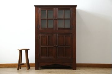 中古　美品　松本民芸家具　お洒落な空間づくりに活躍するクラシックなA型ワインボード(ワインラック、キャビネット、収納棚、戸棚、食器棚、カップボード)(定価約65万円)(R-079189)