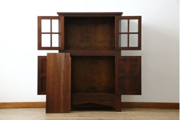 中古　美品　松本民芸家具　お洒落な空間づくりに活躍するクラシックなA型ワインボード(ワインラック、キャビネット、収納棚、戸棚、食器棚、カップボード)(定価約65万円)(R-079189)