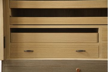 中古　品のある佇まいが魅力的なシンプルなデザインの春日部総桐箪笥(総桐たんす、並厚、四方丸、衣装箪笥、着物箪笥、和タンス、引き出し)(R-079191)