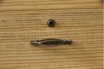 中古　品のある佇まいが魅力的なシンプルなデザインの春日部総桐箪笥(総桐たんす、並厚、四方丸、衣装箪笥、着物箪笥、和タンス、引き出し)(R-079191)