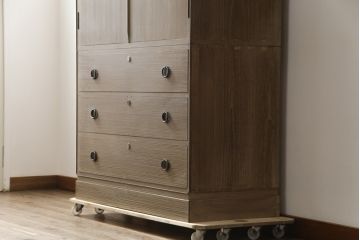 中古　品のある佇まいが魅力的なシンプルなデザインの春日部総桐箪笥(総桐たんす、並厚、四方丸、衣装箪笥、着物箪笥、和タンス、引き出し)(R-079191)