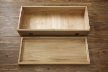 中古　品のある佇まいが魅力的なシンプルなデザインの春日部総桐箪笥(総桐たんす、並厚、四方丸、衣装箪笥、着物箪笥、和タンス、引き出し)(R-079191)
