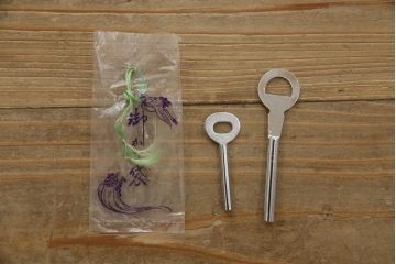 中古　品のある佇まいが魅力的なシンプルなデザインの春日部総桐箪笥(総桐たんす、並厚、四方丸、衣装箪笥、着物箪笥、和タンス、引き出し)(R-079191)
