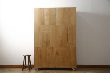 中古　広島・府中家具　日本伝統木芸士　大畠輝登作　備後府中　寿山作　金色の装飾が上品な雰囲気を醸し出す 総桐箪笥(総桐たんす、胴丸、着物たんす、衣装箪笥、和タンス、引き出し、チェスト、バラ売り可能)(R-079192)