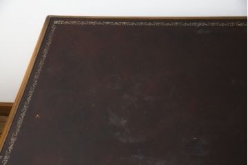 中古　スペイン製　バロッサバレンティ(VARO,S.A. VALENTI)　優雅なフォルムが美しい引き出し付きダイニングテーブル(食卓、4人掛け、6人掛け)(R-079193)