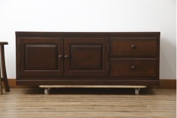 中古　美品　松本民芸家具　和・洋どちらのお部屋にも取り入れやすいローボード(テレビ台、テレビボード、サイドボード、サイドキャビネット、収納棚、戸棚、引き出し、リビングボード)(R-079194)