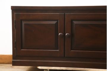 中古　美品　松本民芸家具　和・洋どちらのお部屋にも取り入れやすいローボード(テレビ台、テレビボード、サイドボード、サイドキャビネット、収納棚、戸棚、引き出し、リビングボード)(R-079194)
